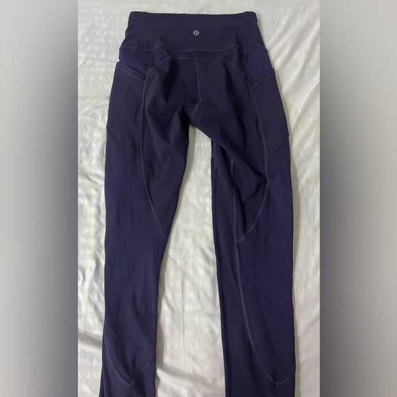 Lululemon Workout Legging - Size 6 - Picture 3 of 11